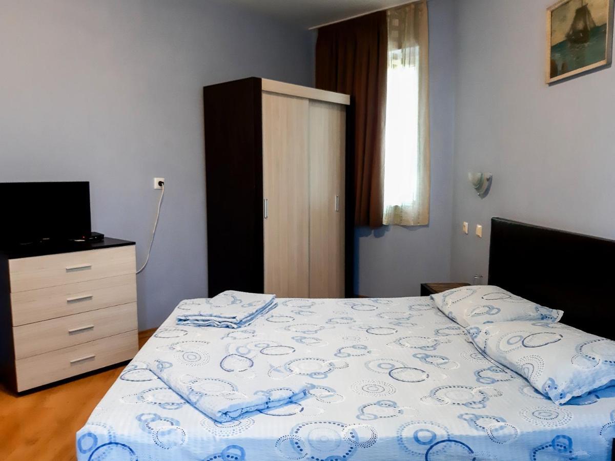 House Rezvaya With Rooms For Rent Резово Экстерьер фото