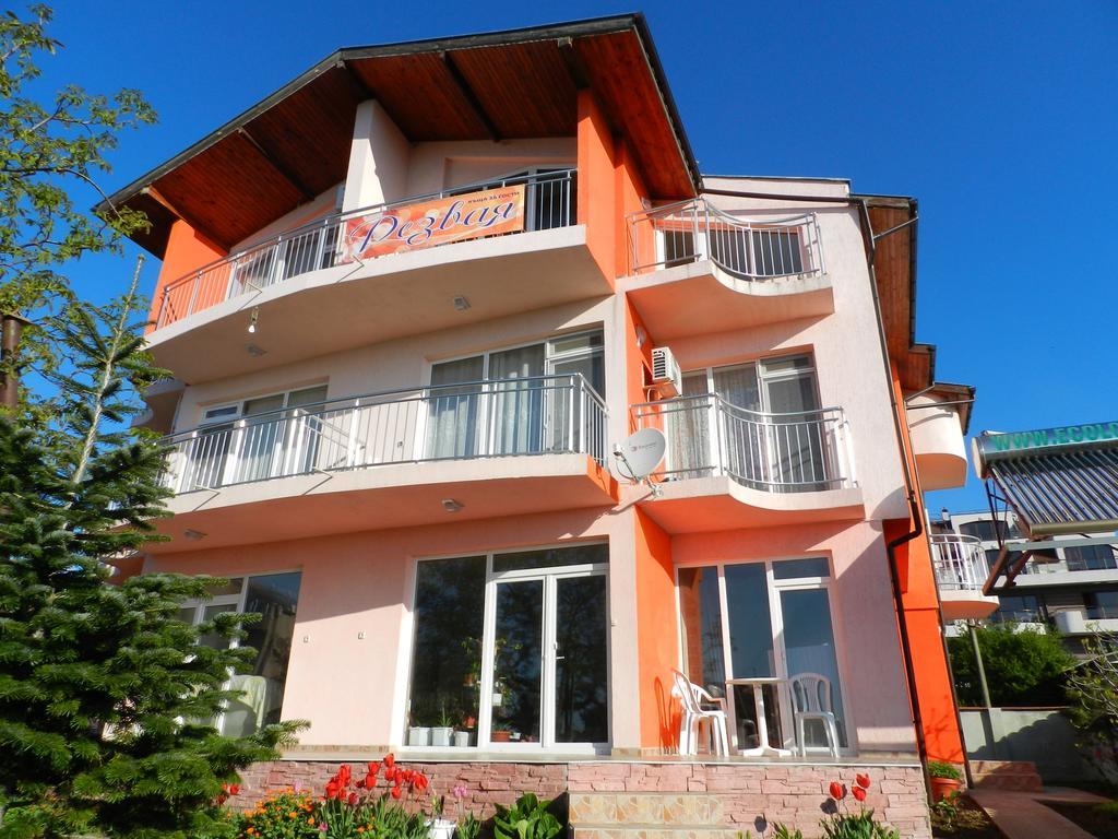 House Rezvaya With Rooms For Rent Резово Экстерьер фото